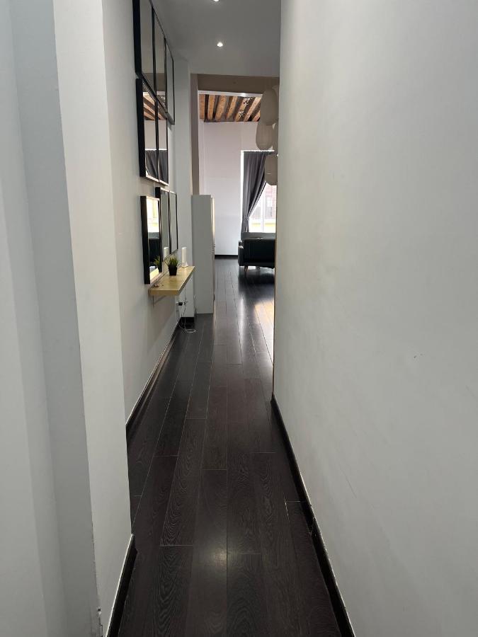 Carretas Duplex Exterior Izquierda Apartment มาดริด ภายนอก รูปภาพ