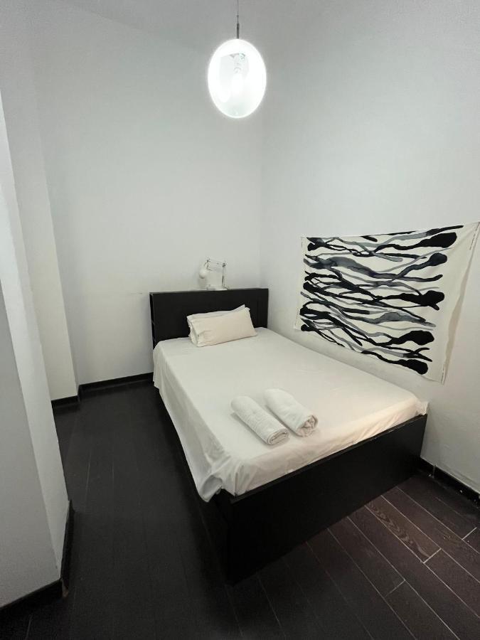 Carretas Duplex Exterior Izquierda Apartment มาดริด ภายนอก รูปภาพ