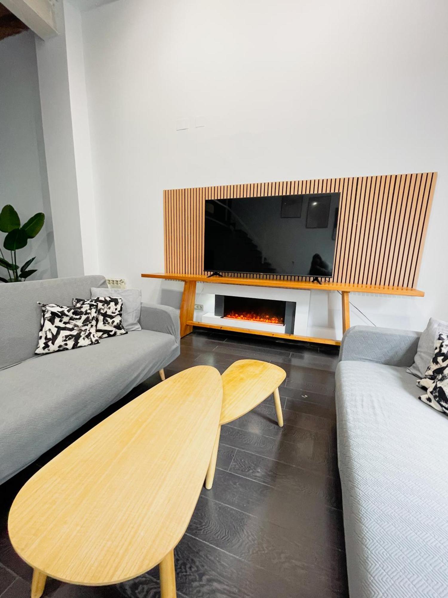 Carretas Duplex Exterior Izquierda Apartment มาดริด ภายนอก รูปภาพ